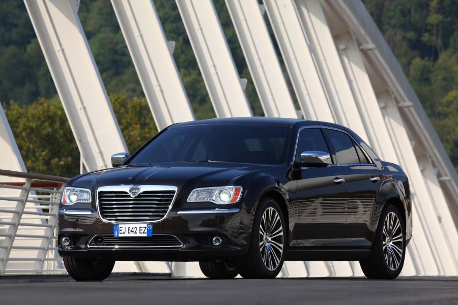  Lancia Thema 2011 года  (фото 45 из 77)